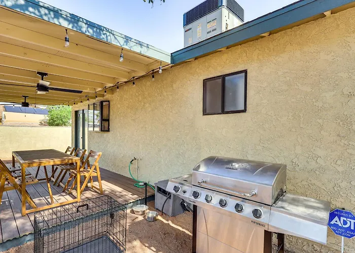 Walk To Colorado River: Family W/ Yard! * Bullhead City